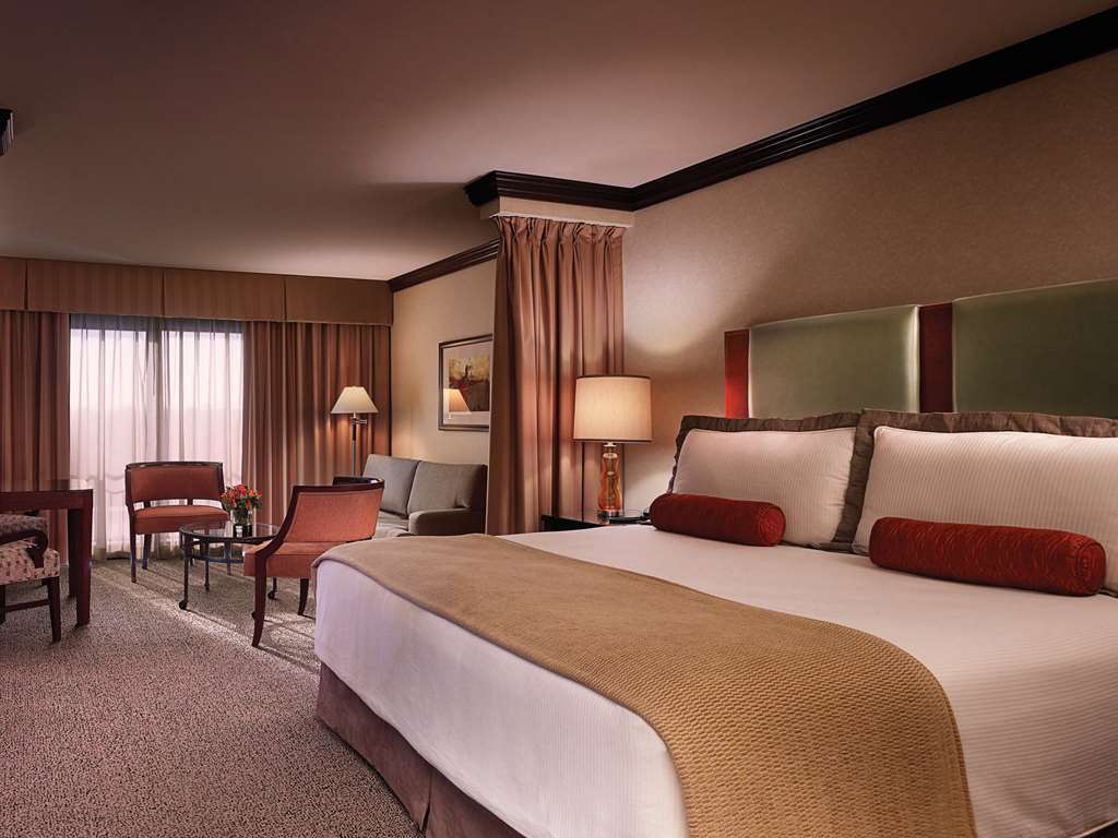 Ameristar Casino Hotel Канзас Сити Стая снимка